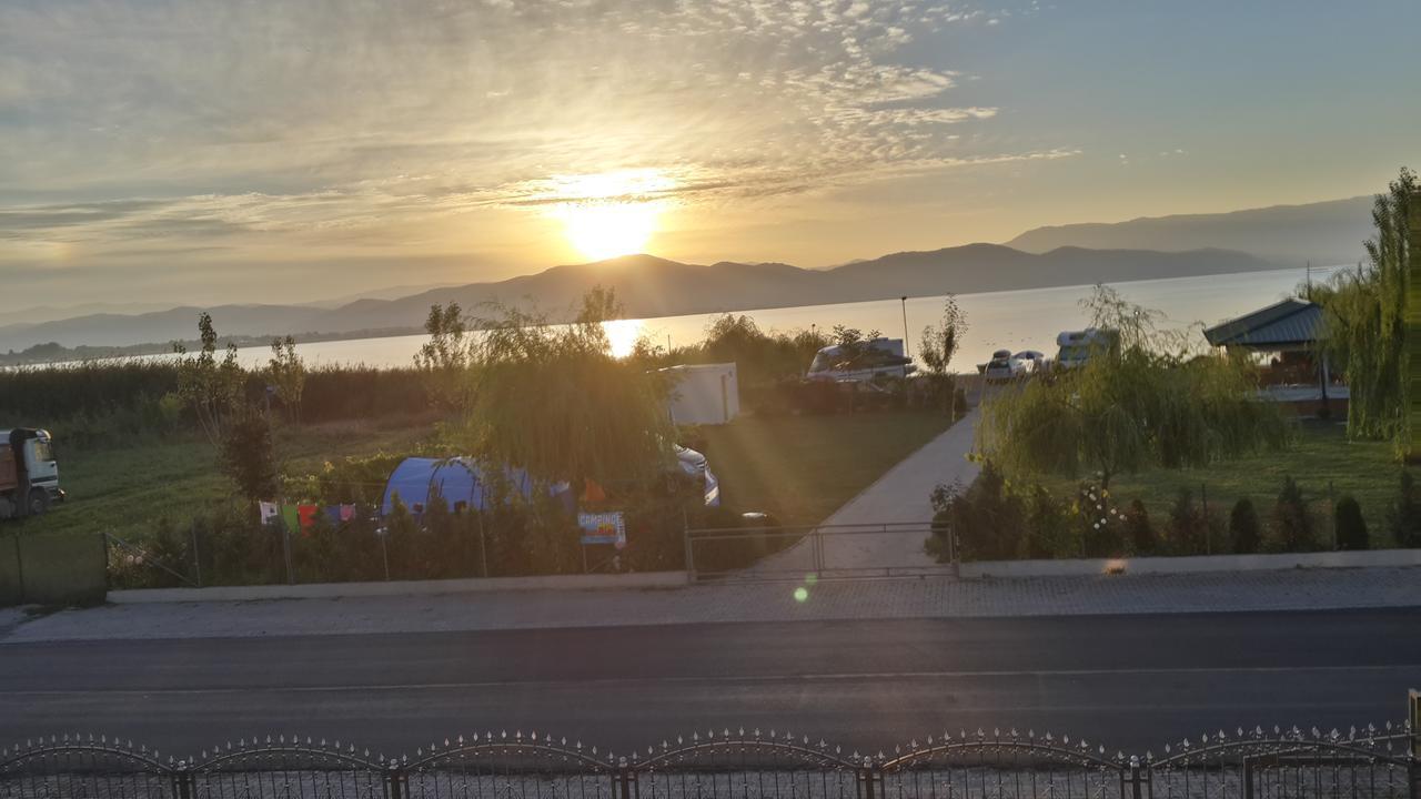 Sunrise Hotel & Camping 斯特鲁加 外观 照片